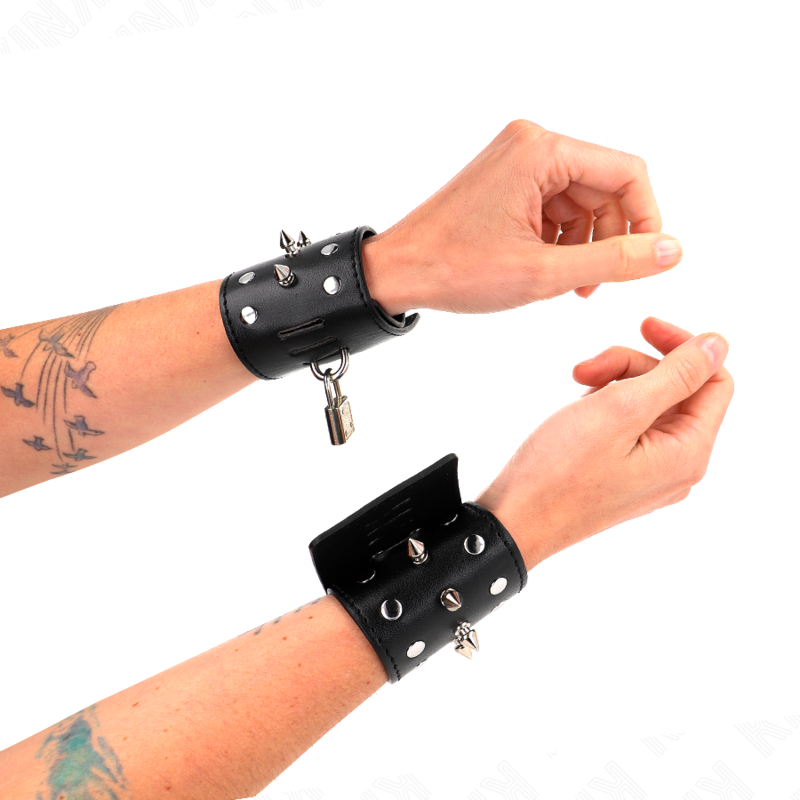KINK - PUNK PULSEIRAS COM ESPIGÕES 25 X 6 CM