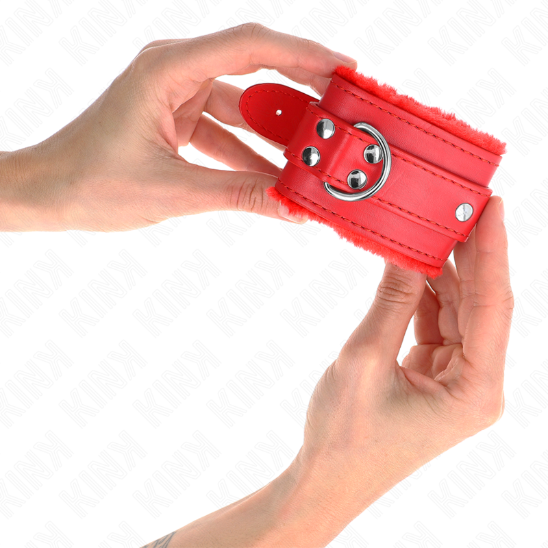 KINK - RED FUR LINED WRIST RESTRAINTS WITH ADJUSTABLE RED BELT 17-29 CM X 6 CM