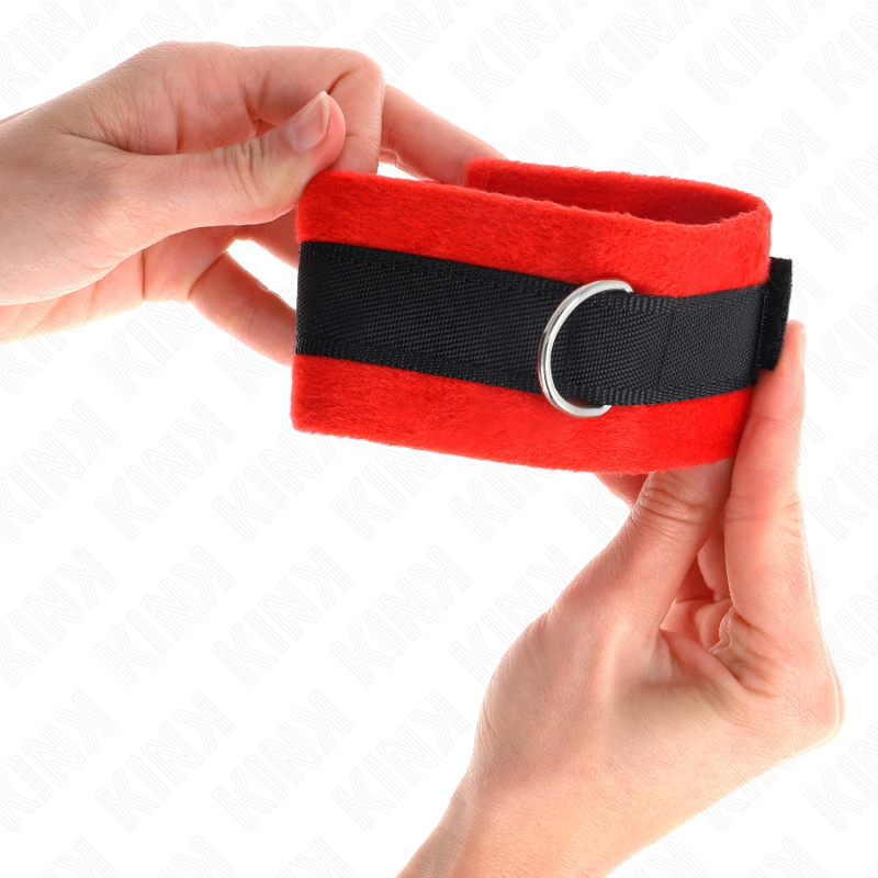 KINK - BLACK-RED FUR BEGINNER CUFF WARMERS 30 X 7 CM