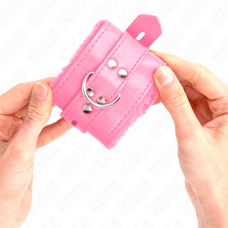KINK - FUR LINED WRIST RESTRAINTS WITH PINK SQUARE HOLES AND ADJUSTABLE PINK BELT 17-29 CM X 6 CM