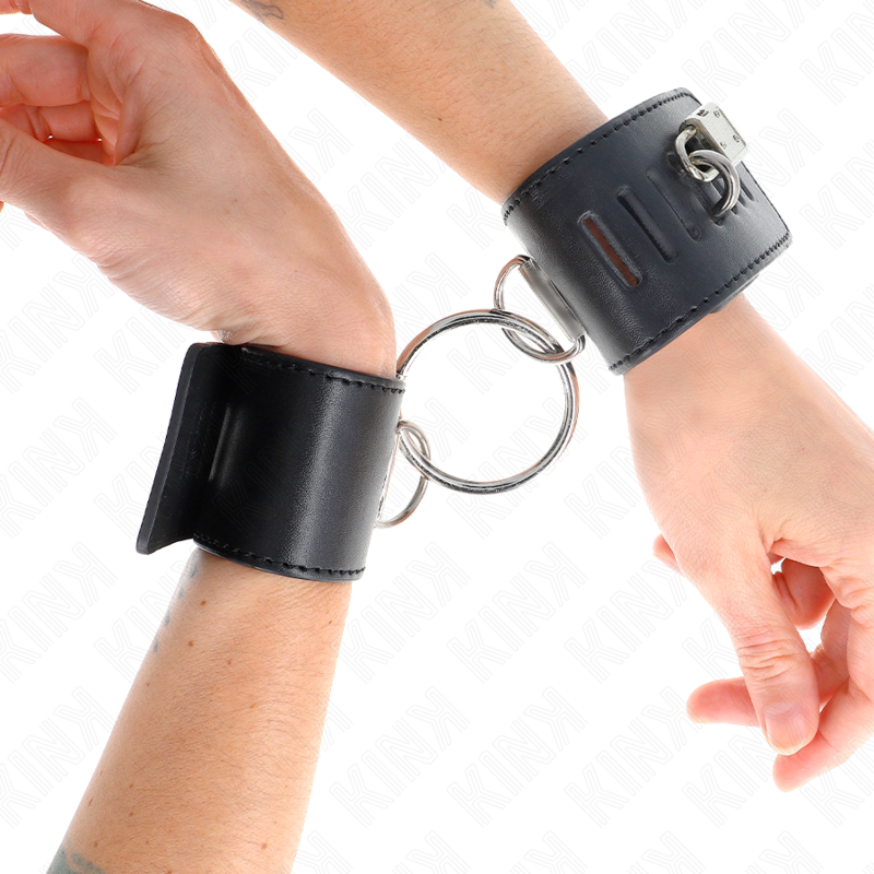 KINK - Fixed wrist restraints with ring and adjustable black padlock closure 16-23 cm x 5.5 cm